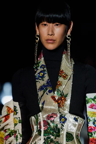 Look 74